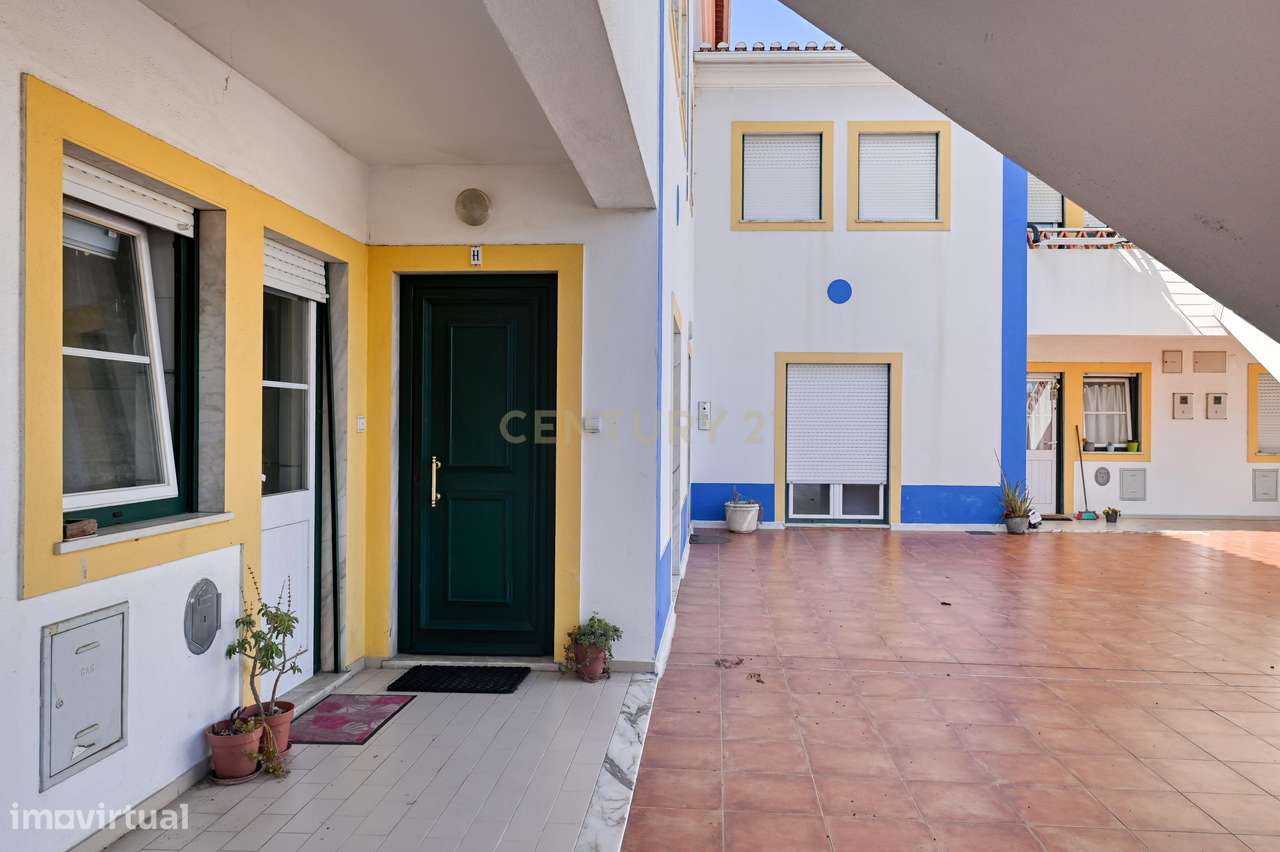 Apartamento T2 em Milharado, com terraço e parquemento-17