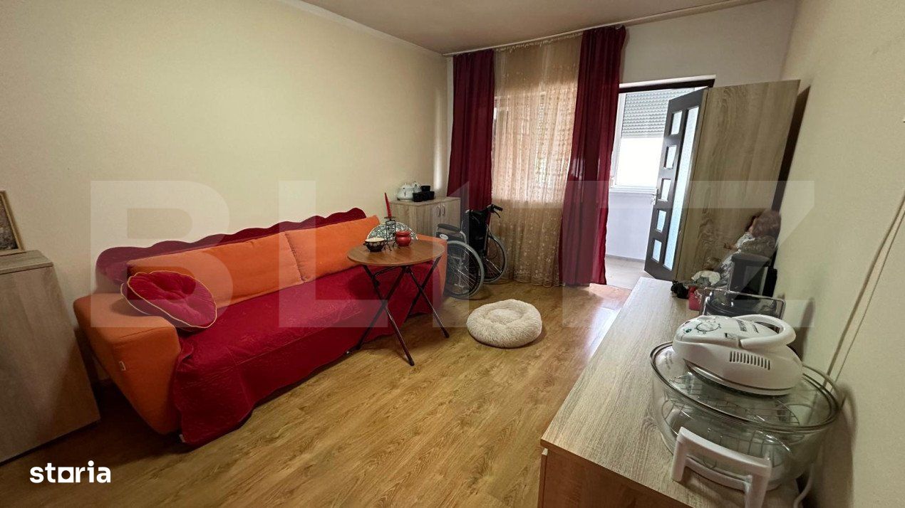 Apartament decomandat 2 camere, balcon inchis, zona strazii Siretului