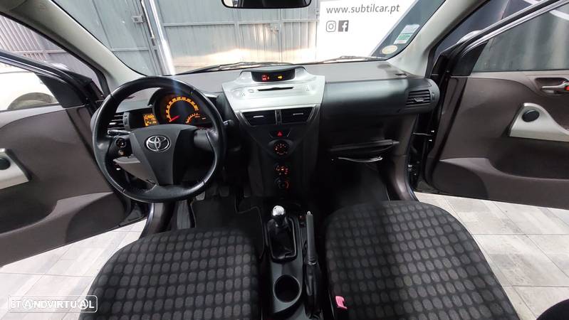 Toyota iQ 1.4 D-4D 2 - 18