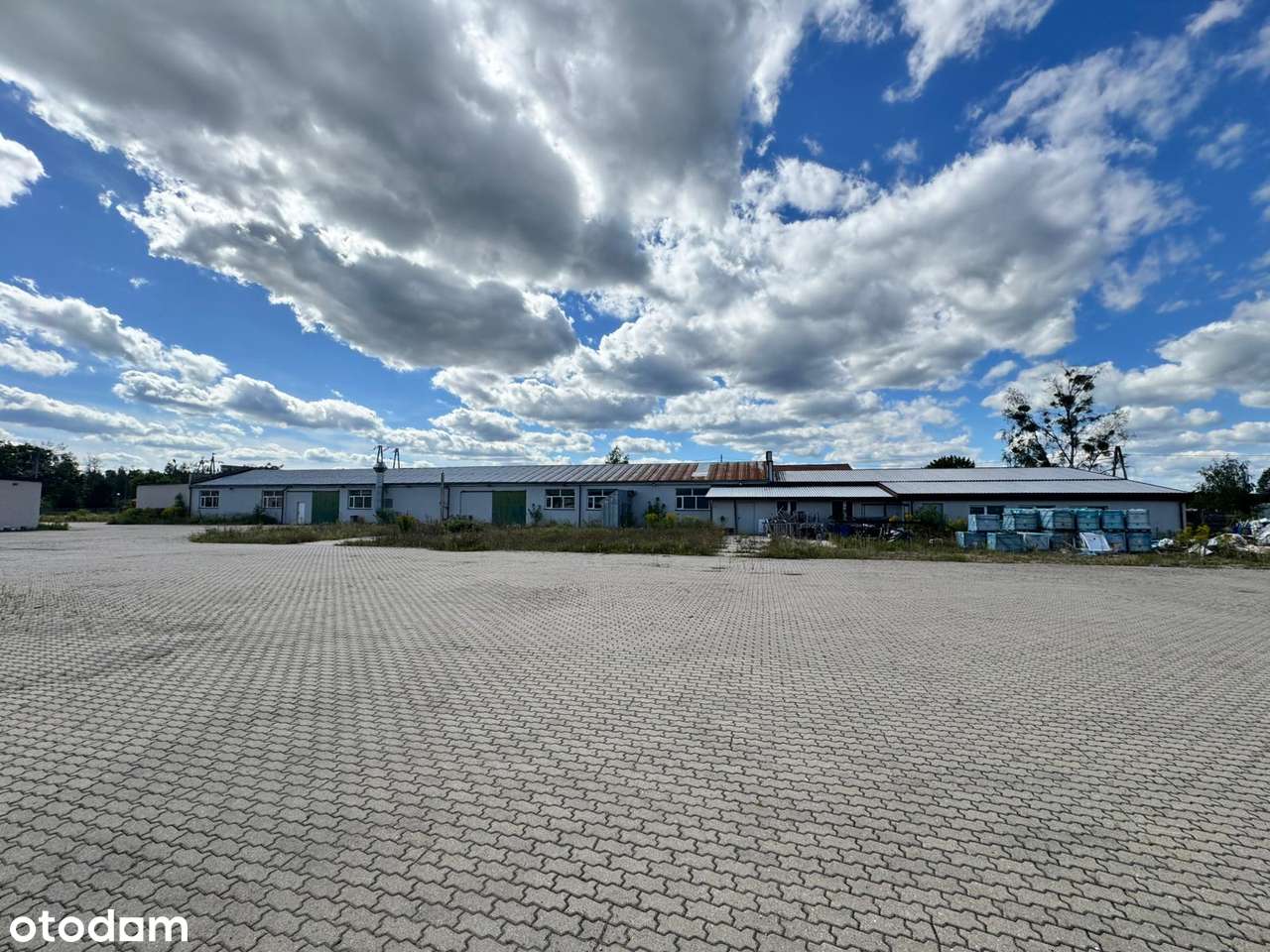 Hale produkcyjne magazynowe zespół budynków 3800 m2 działka 5 Ha-2