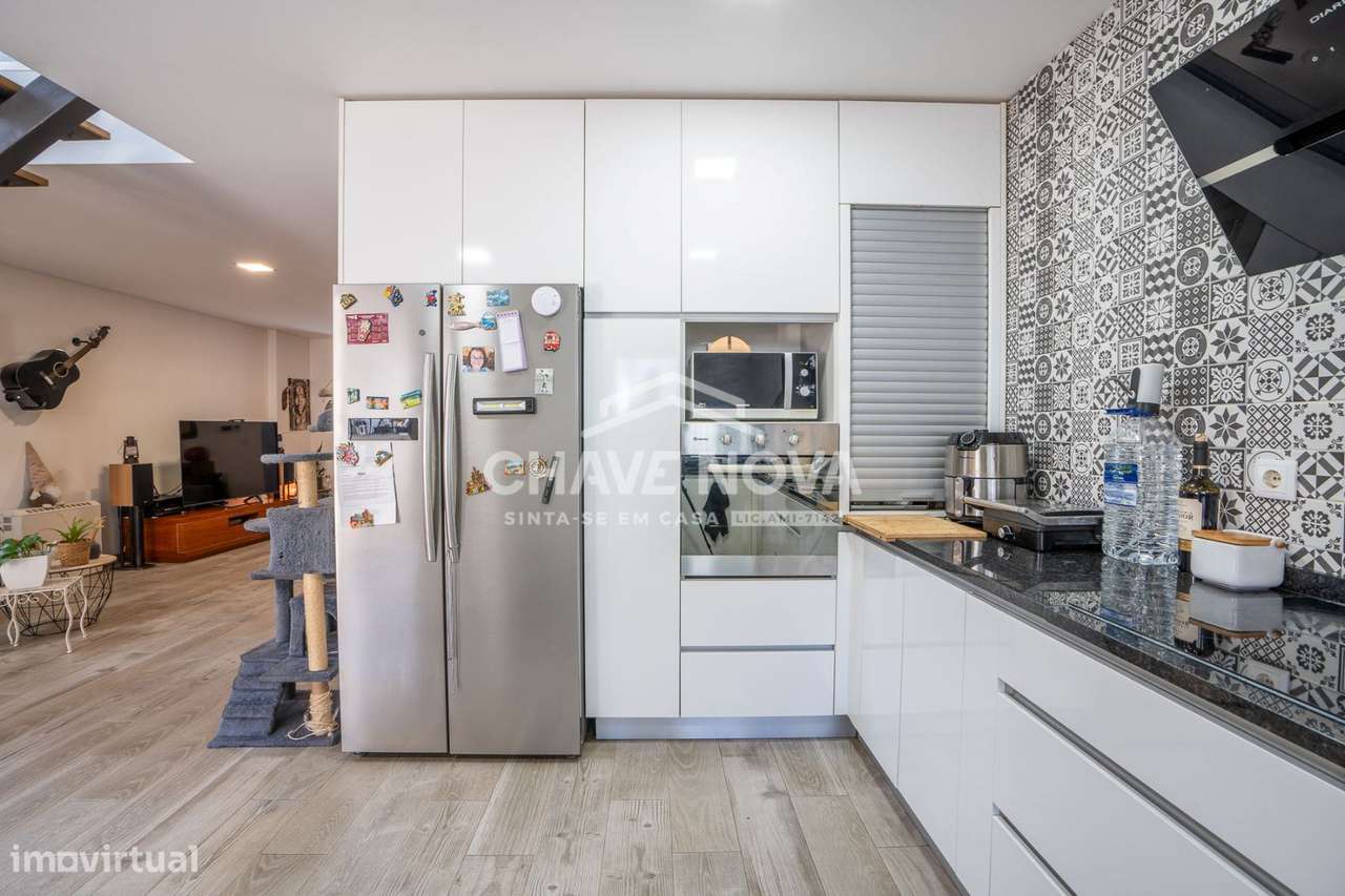 Moradia Geminada T4+1 Renovada em Canidelo - Grande imagem: 5/23