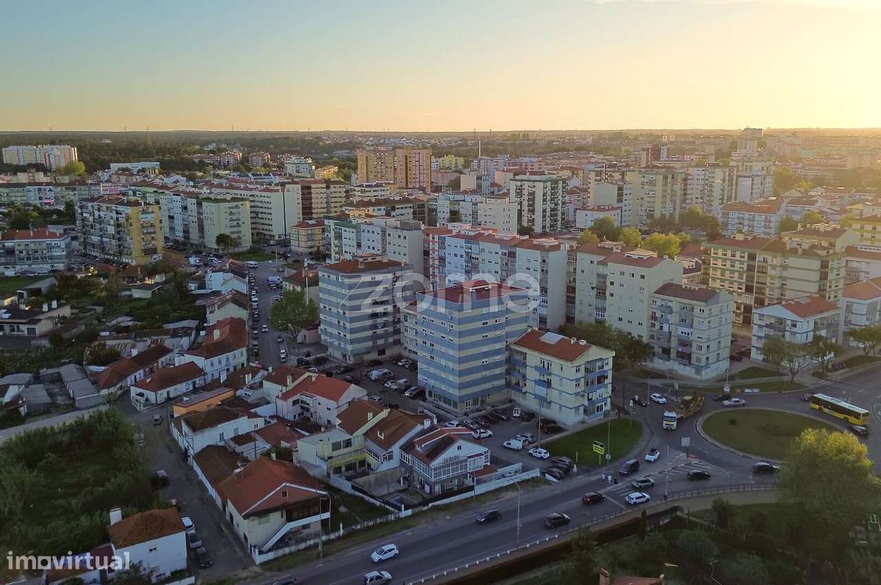 Apartamento T2 em Paivas, Amora-24