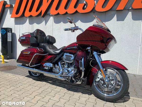 Harley-Davidson Touring Road Glide - 11