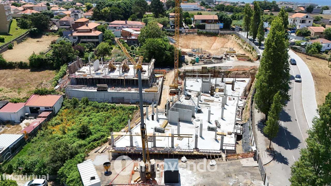 Apartamento T2 novo, com vista Rio, no Empreendimento D'Ouro Mar-25