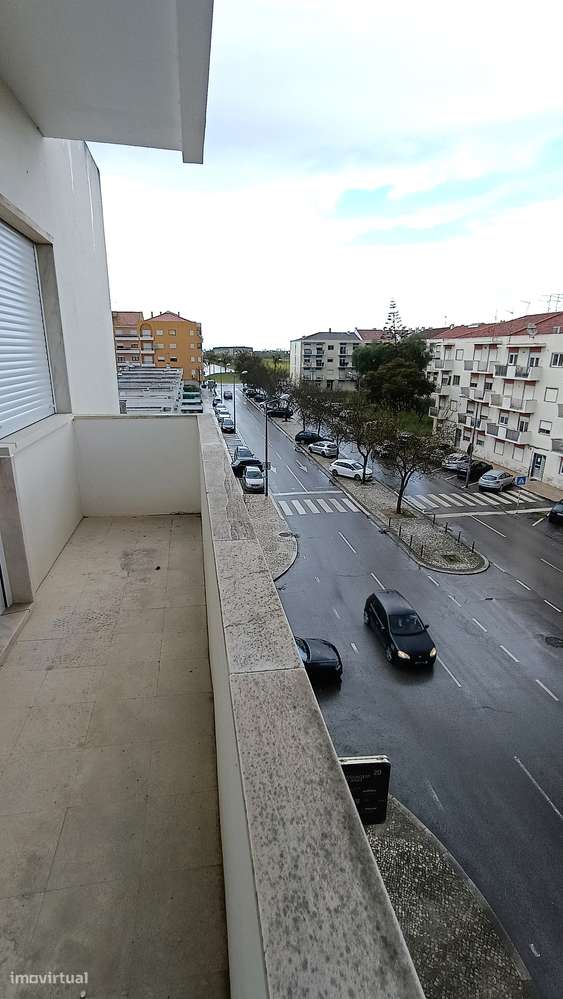 T3 c/ 3 frentes, localizado no Montijo, c/ 3 varandas - remodelado-11
