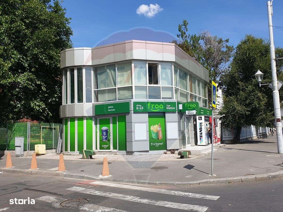 Clădire de vânzare – spațiu comercial și birouri-0