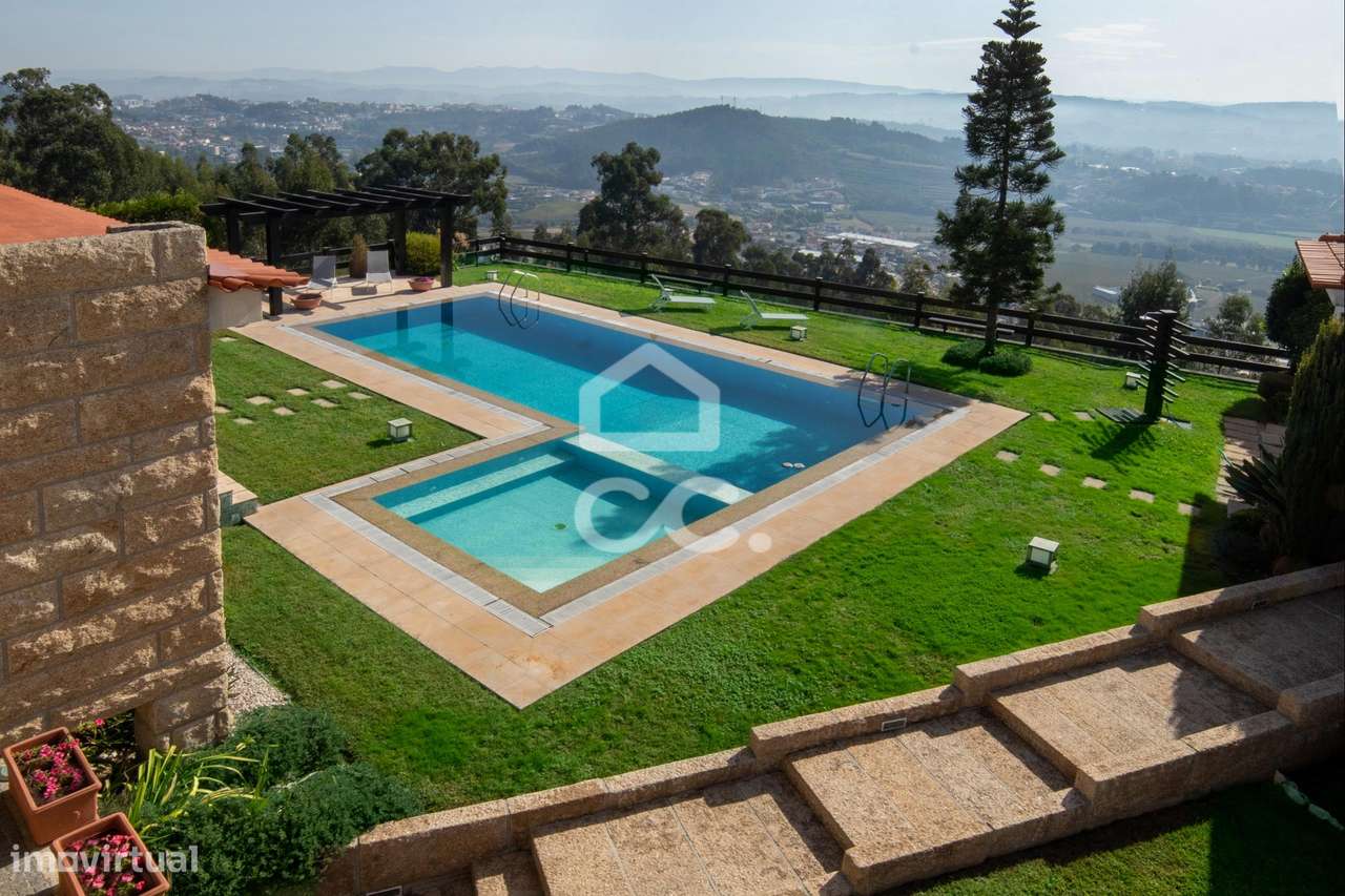 Moradia T6 com piscina e vistas-8