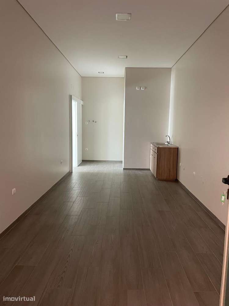 MAGNIFICA LOJA PRIVADA NO CENTRO DE OLIVEIRA DE AZEMEIS - Grande imagem: 3/8