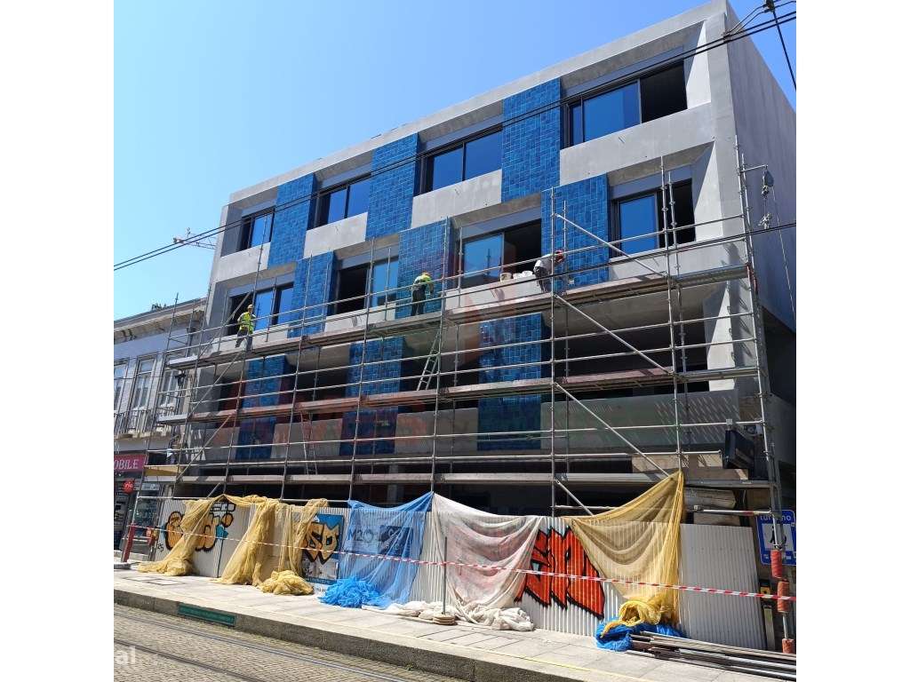 T0 - c/ lugar de garagem - A Brito Capelo - Grande imagem: 4/17