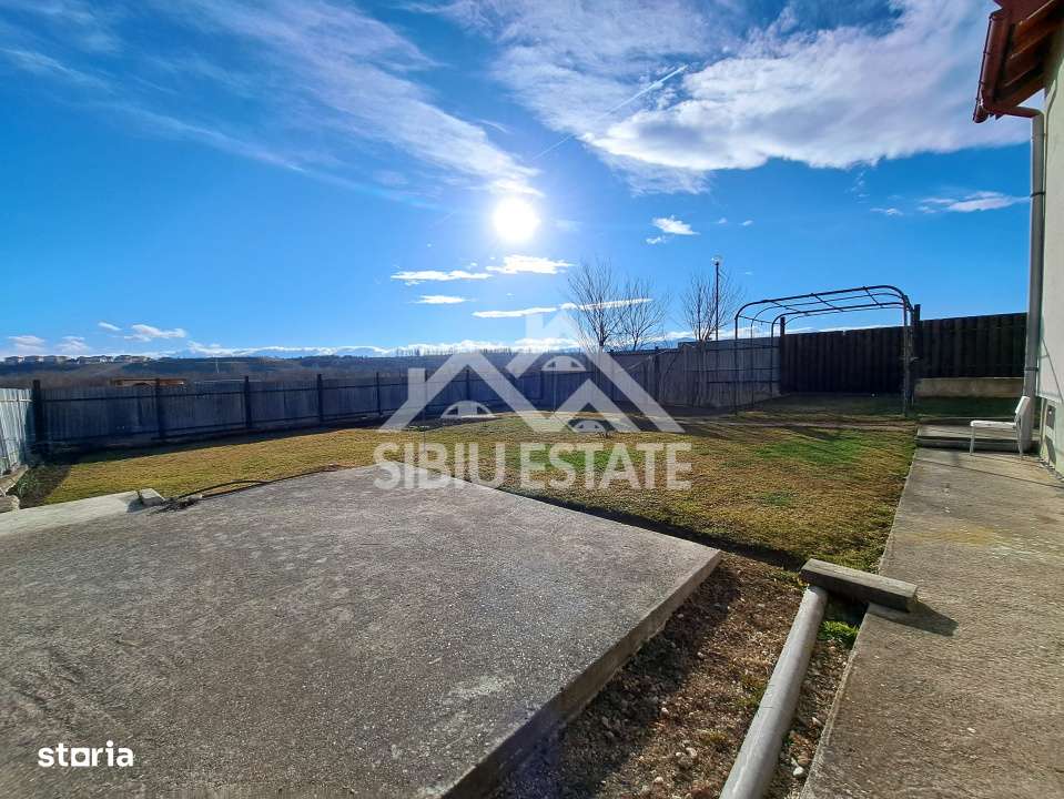 Casa Sibiu, garaj si pivnita, 5 camere, 2 bai, curte mare - Imagine principală: 2/19