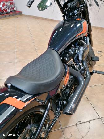 Harley-Davidson Softail Breakout - 11