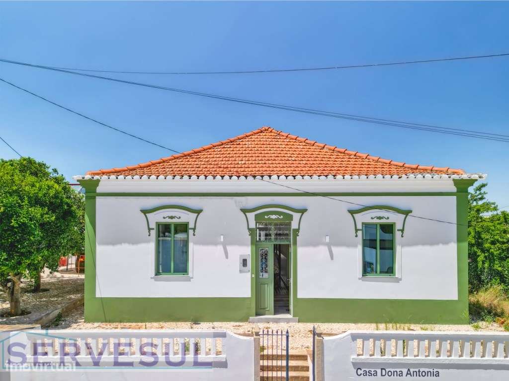 Charmosa propriedade de 6 quartos, totalmente renovada em 2023, com... - Grande imagem: 3/47