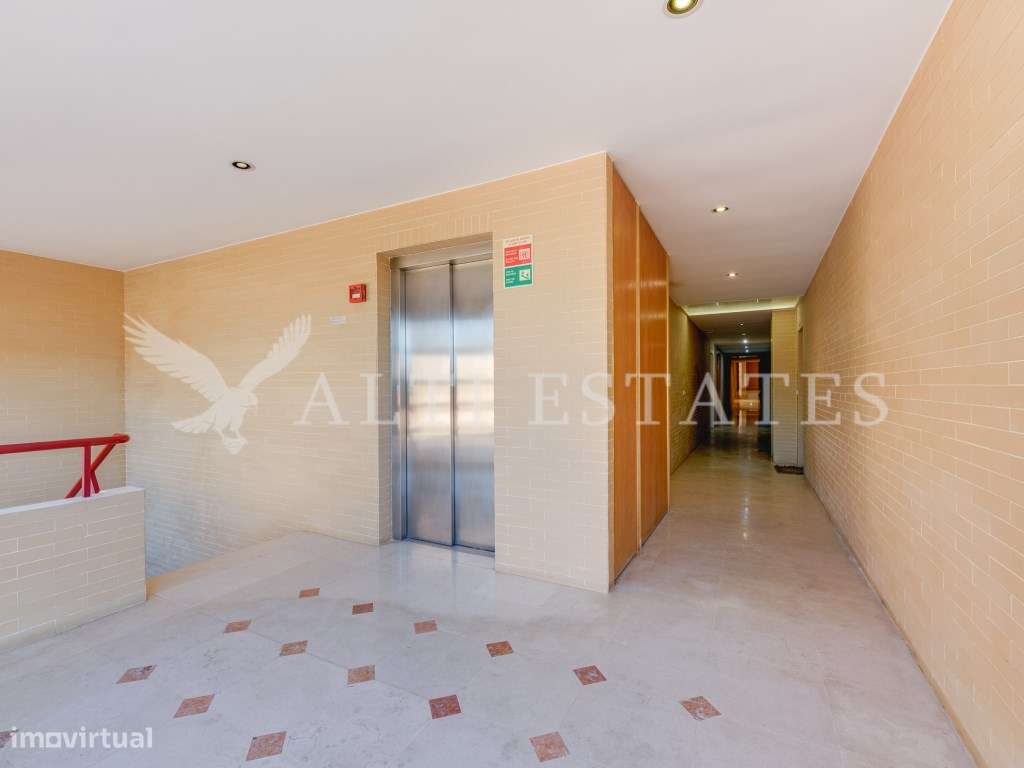 Apartamento T4 no prestigiado Monte Estoril.-50