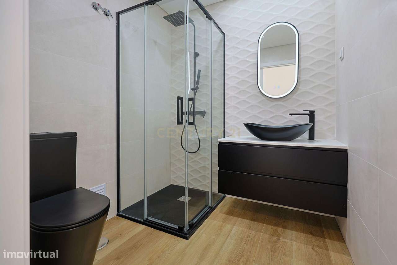 Moradia T4 em Charneca de Caparica, Almada-38