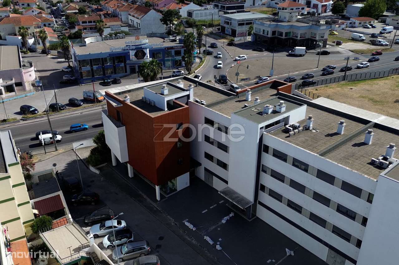 Apartamento T3 em Paio Pires-39