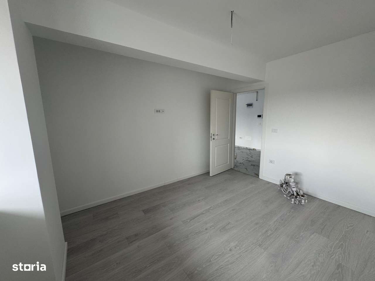 Apartament cu 2 camere Visan-4