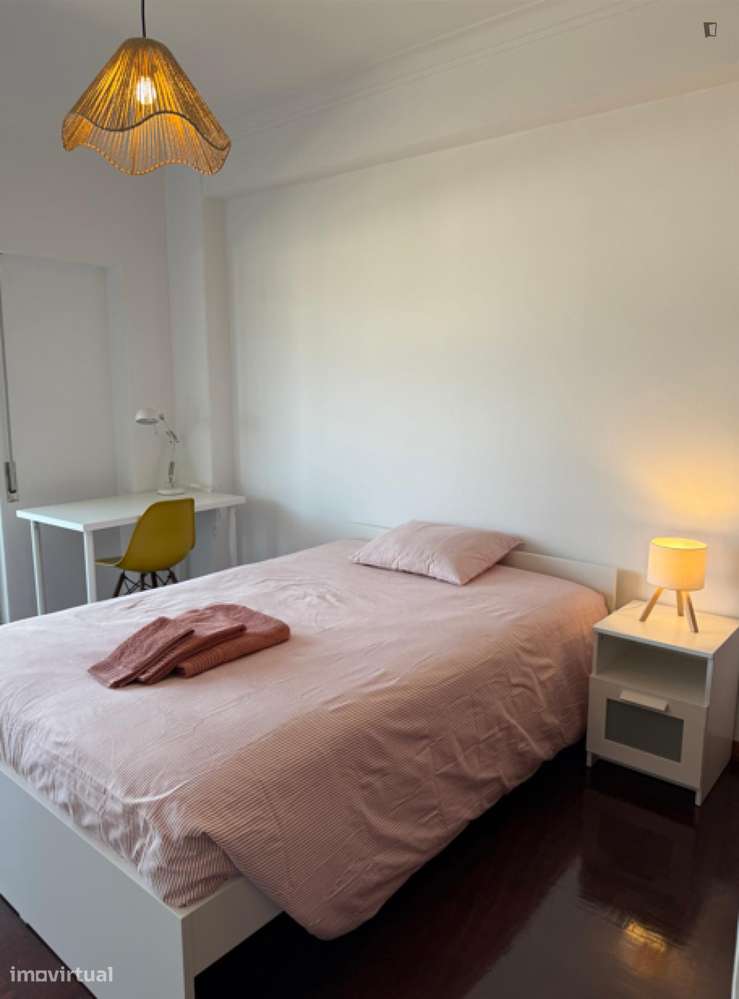 Quarto - localizado em Almada Lisbon - Grande imagem: 4/9