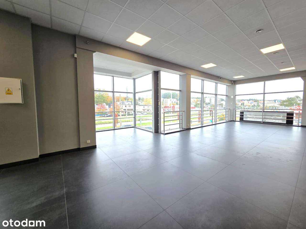 Atrakcyjna Duża Witryna | Salon przy głównej drodze | Parking !!! - Pełny obrazek: 5/9