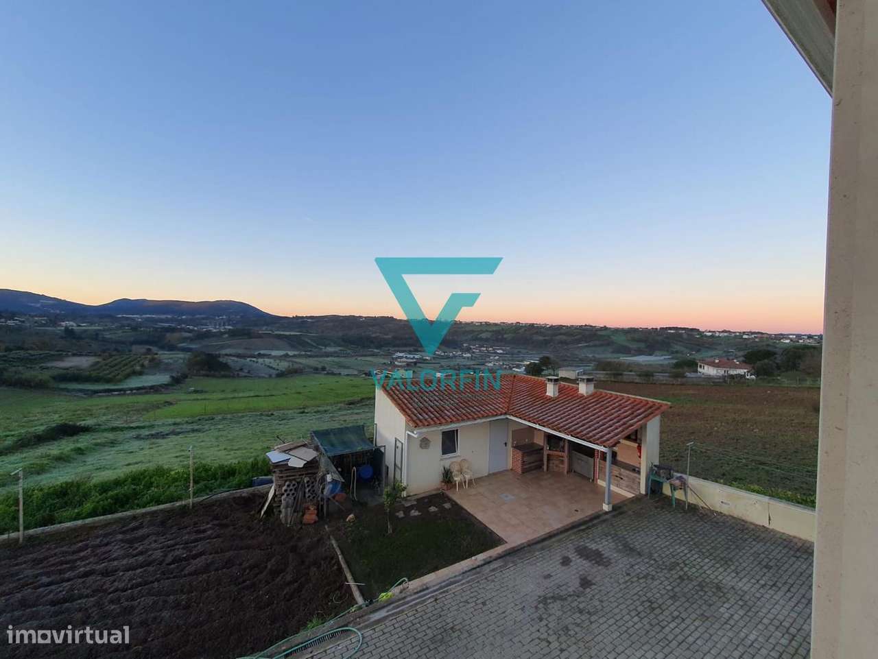 MORADIA T3 com Cave, Rés do Chão e Terreno | Batalha-27