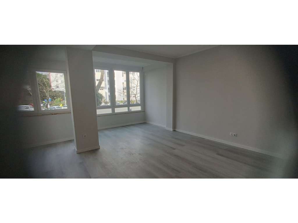 Apartamento T2 Totalmente Remodelado - Oeiras - Figueirinha-7