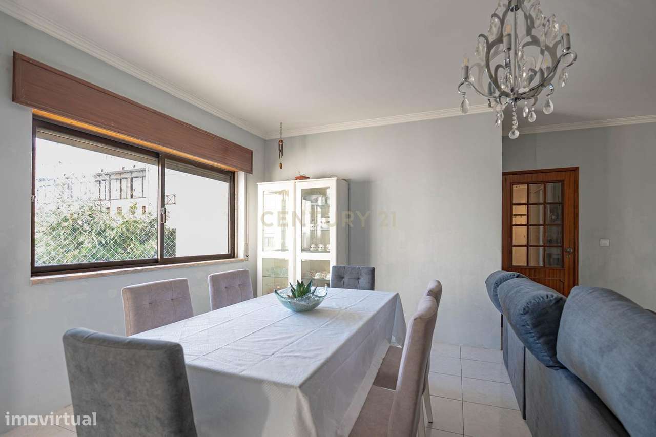 Apartamento T2 Usado – Excelente Potencial de Valorização-1