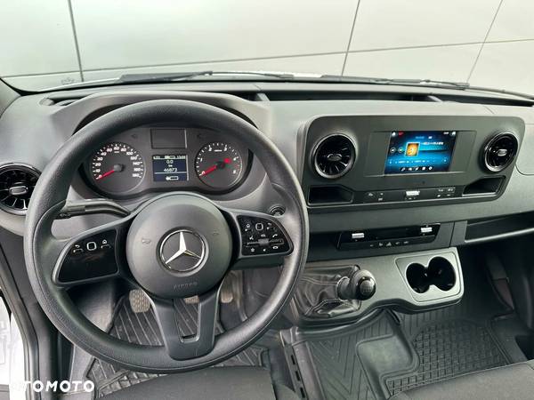 Mercedes-Benz Sprinter - 8