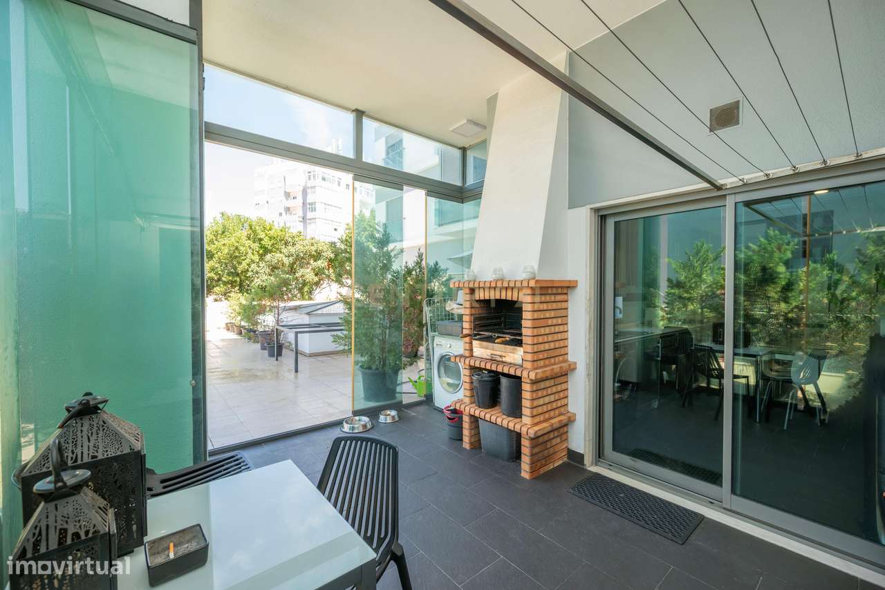 APARTAMENTO T4 DE SONHO NA AMORA | SEIXAL-9