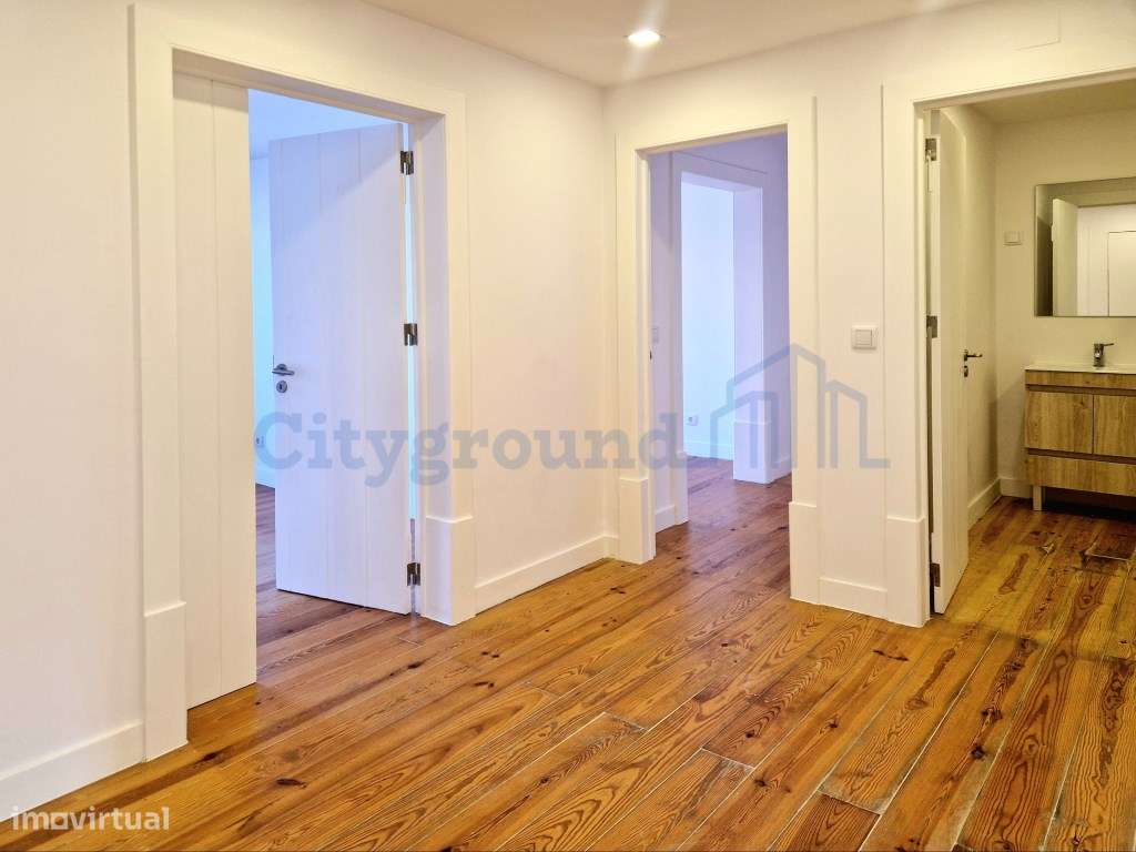 Apartamento T3 na Rua dos Fanqueiros, com vista para o Castelo de S...-4