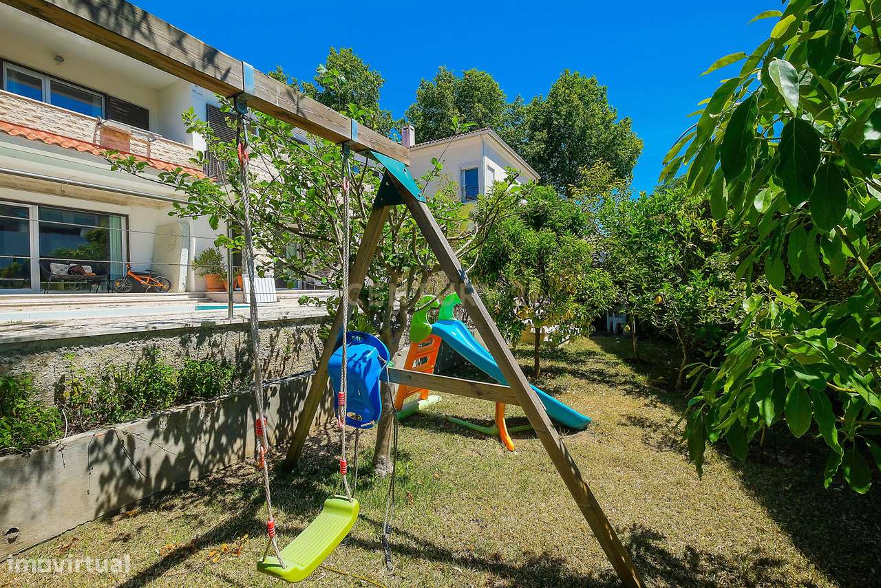Moradia T5 em Paço de Arcos-38