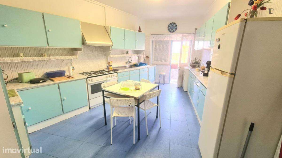 Quarto - localizado em Setubal - Grande imagem: 5/20