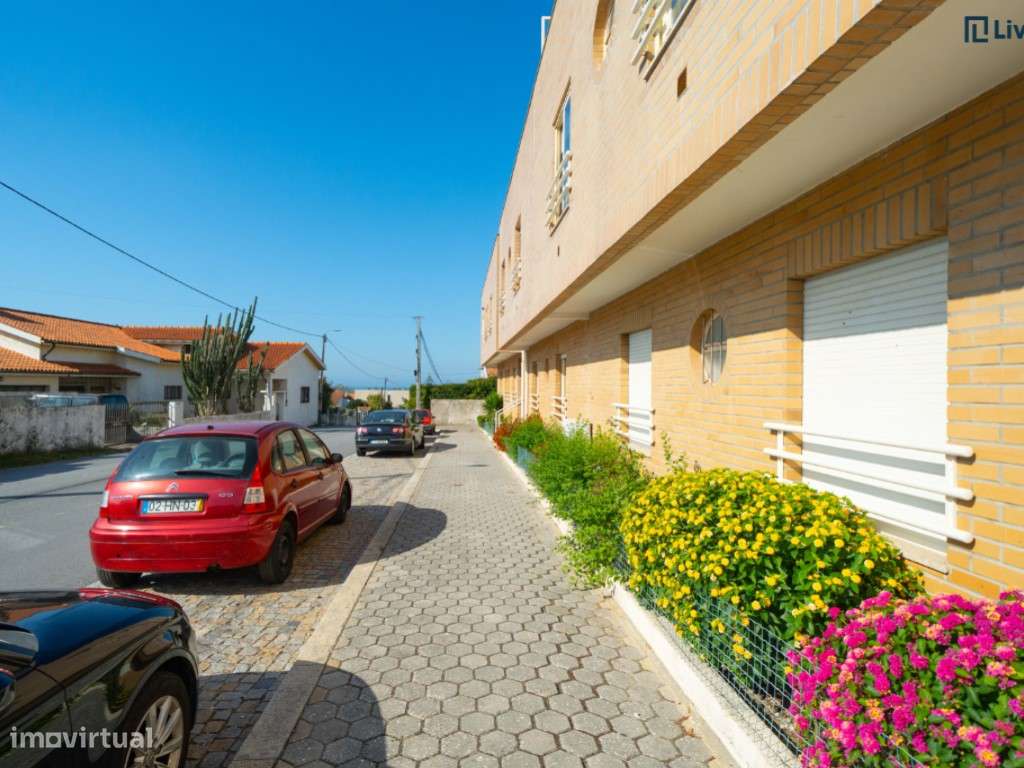 T2 com Amplo Terraço em Gulpilhares-23