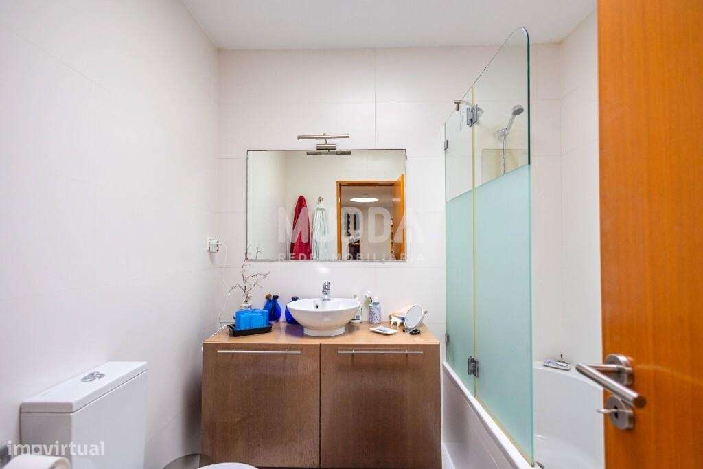 Viver na Torreira: Moradia T4 com Luz Natural e Espaço Exterior Único-32