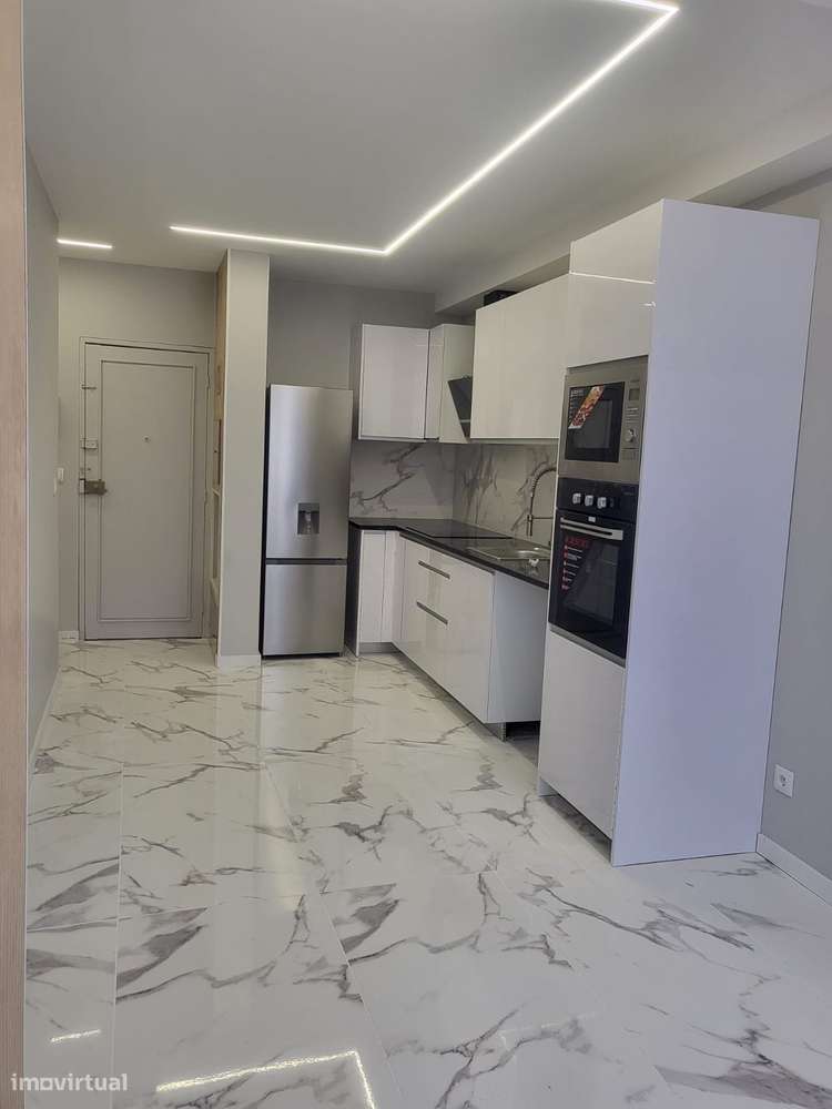 T2 Remodelado junto a Loja do Cidadão do Porto - Grande imagem: 2/22