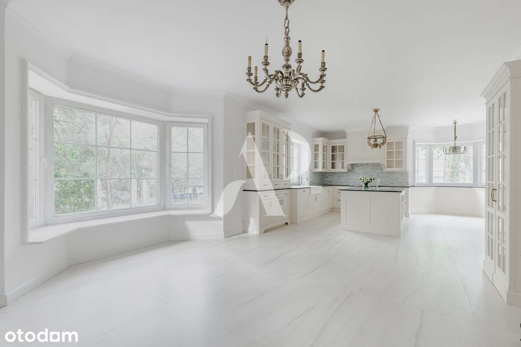 Wyjątkowa Rezydencja z basenem w Dąbrowie Leśnej - Pełny obrazek: 2/18