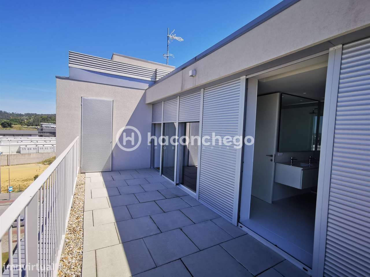Penthouse T4 de Luxo em Barcelinhos – Totalmente Equipada com equipame-25