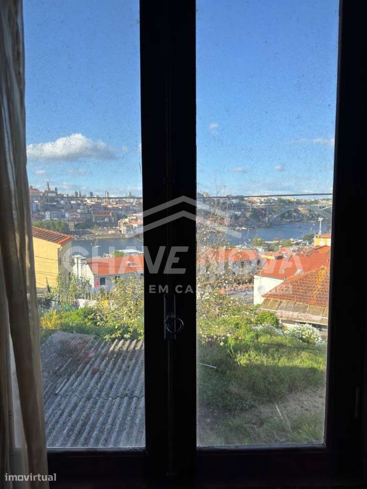 Moradia V2 p/ Recuperar no Centro Histórico de Vila Nova de Gaia - Grande imagem: 5/18