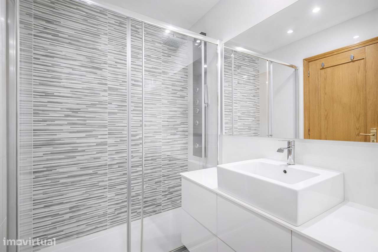 Apartamento T2 RENOVADO com Varanda e Garagem Box – Ermesinde-15