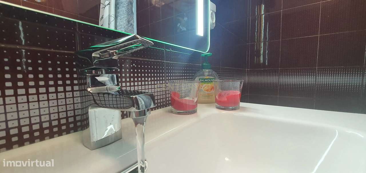 Apartamento T2+1 com parqueamento e Vista desafogada em Odivelas, Lisb-24