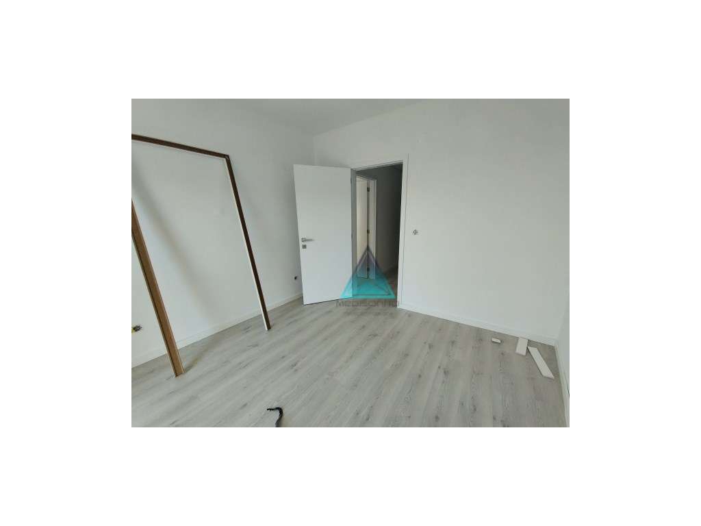 Apartamento T1 com Terraço - Vale Milhaços **OFERTA DA ESCRITURA** - Grande imagem: 4/7