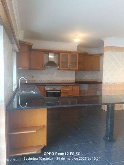 Moradia T4, localizada na zona da Cotovia, em Sesimbra-32