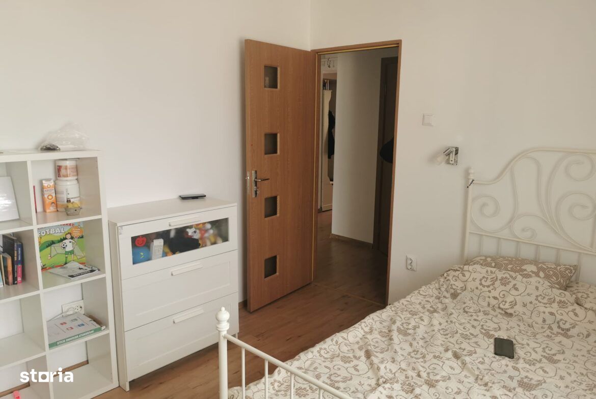 Apartament cu 3 camere, 2 bai, decomandat, 89mp, mobilat si utilat