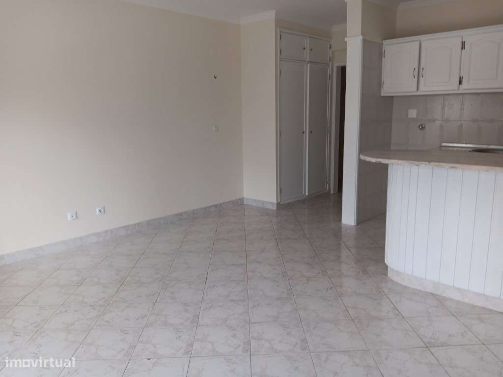 T1 Magoito com varanda e parqueamento-19