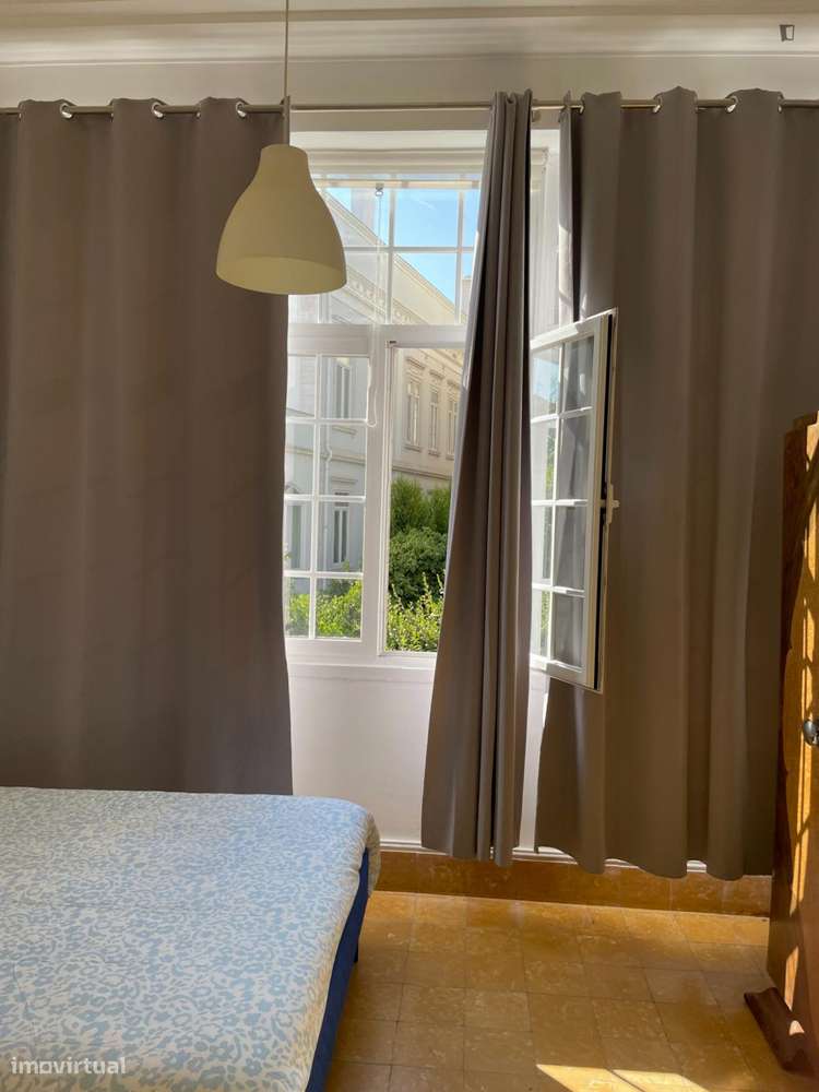 Quarto - localizado em São Bento Lisbon - Grande imagem: 5/27