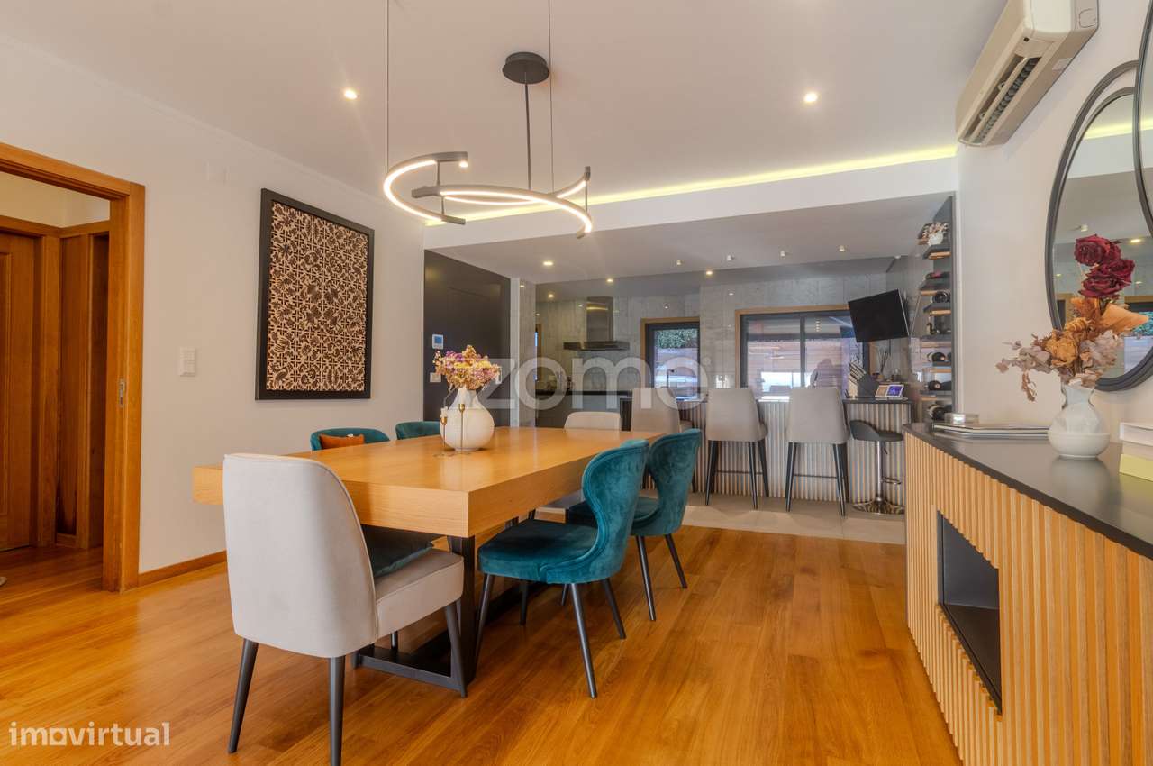 Moradia T4 Piscina e Vista Rio na Encosta do Douro-8