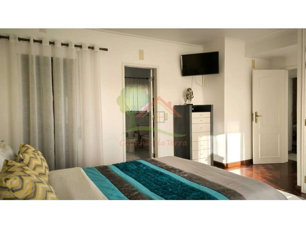 Moradia T5 com Vista de Mar Deslumbrante em Baleia, Carvoeira!-26