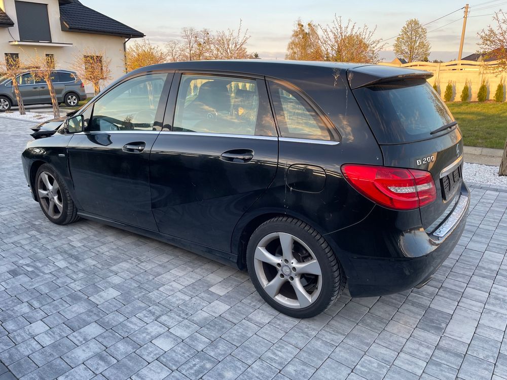 Mercedes-Benz B W246 200 (BlueEFFICIENCY) 2011