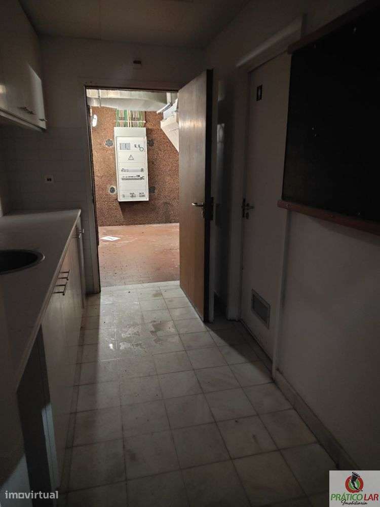 Loja no centro de Vagos-7