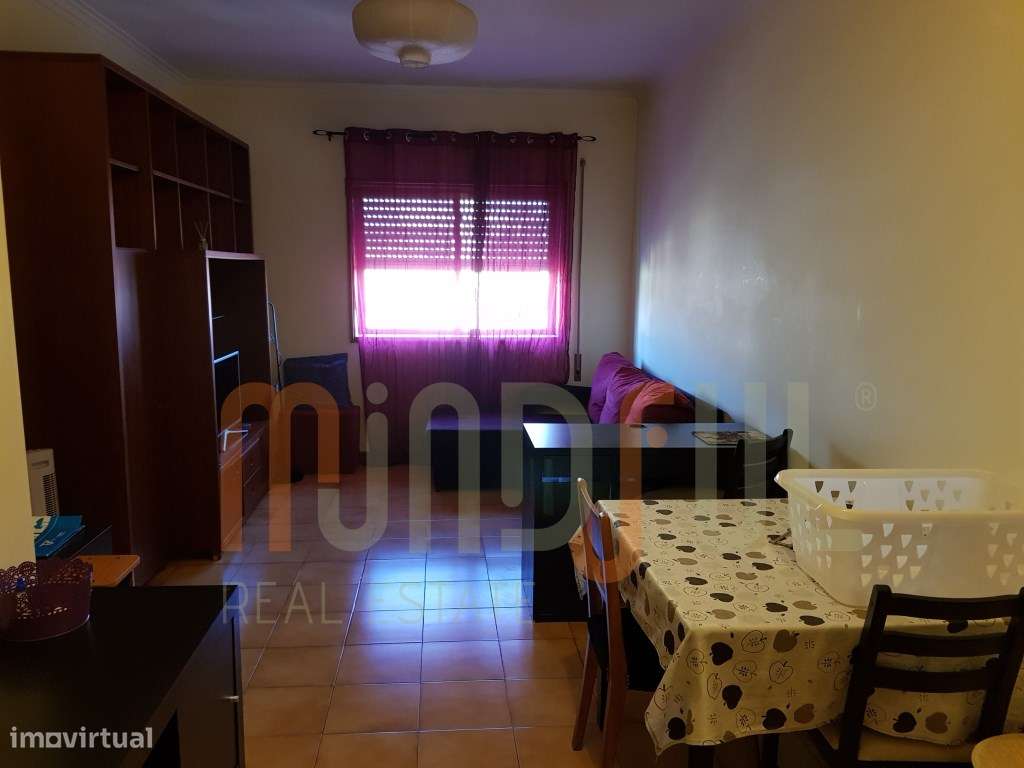 APARTAMENTO T1 PARA VENDA, com 1 frente, com Varanda em Edifício de... - Grande imagem: 5/18