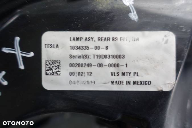 LAMPA PRAWY TYŁ TESLA MODEL X 1034335-00-B - 3