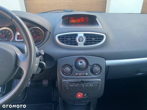 Renault Clio 1.2 TCE Expression - 24